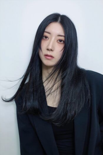 MANA MORI photo:SHAUN MANA MORI photo:SHAUN