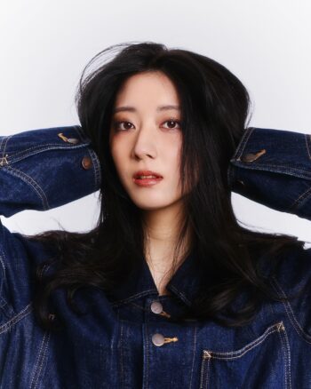 MANA MORI photo:Shuri Yamada MANA MORI photo:Shuri Yamada